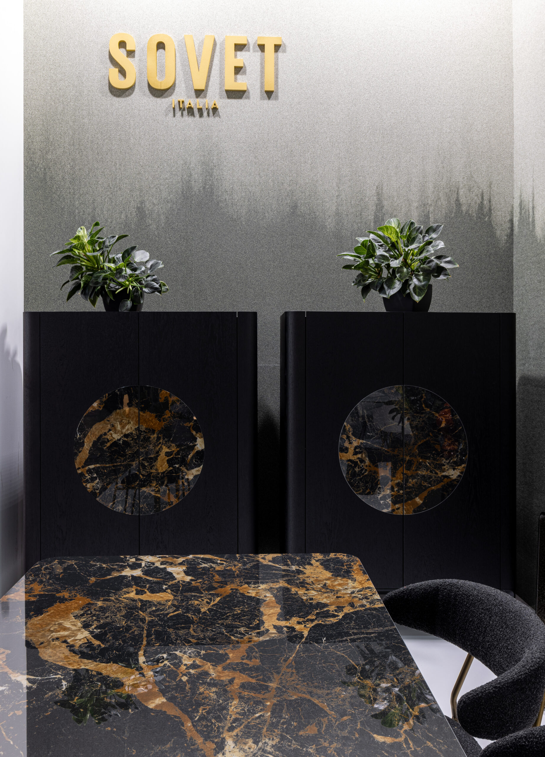 Итальянский Высокий комод-бар MADIA SLIM 2 LUNA от Sovet Italia