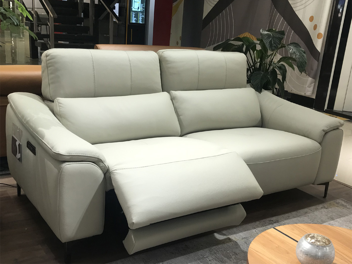 Диван кожаный с 1 реклайнером Columbus W204 NicolettiHome