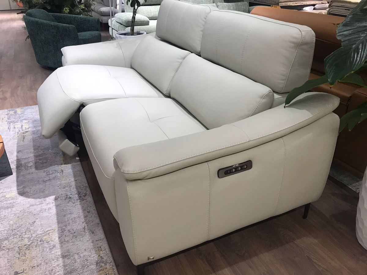 Диван кожаный с 1 реклайнером Columbus W204 NicolettiHome