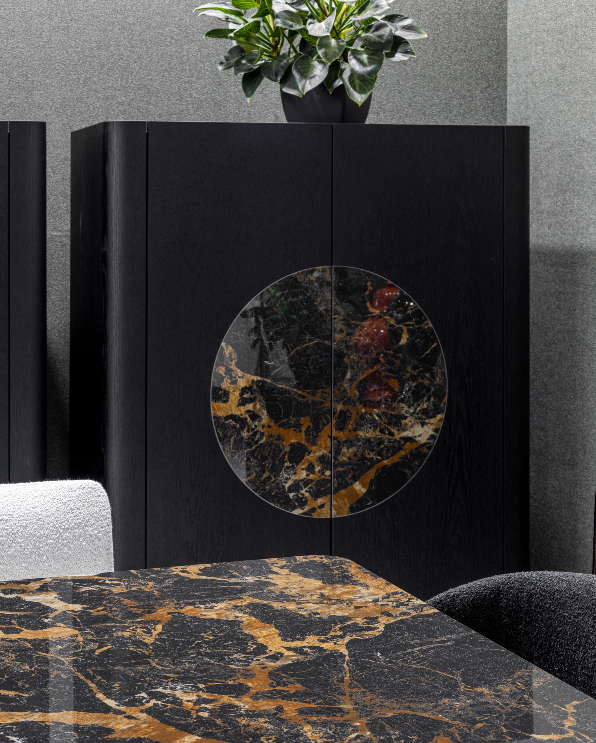 Итальянский Высокий комод-бар MADIA SLIM 2 LUNA от Sovet Italia
