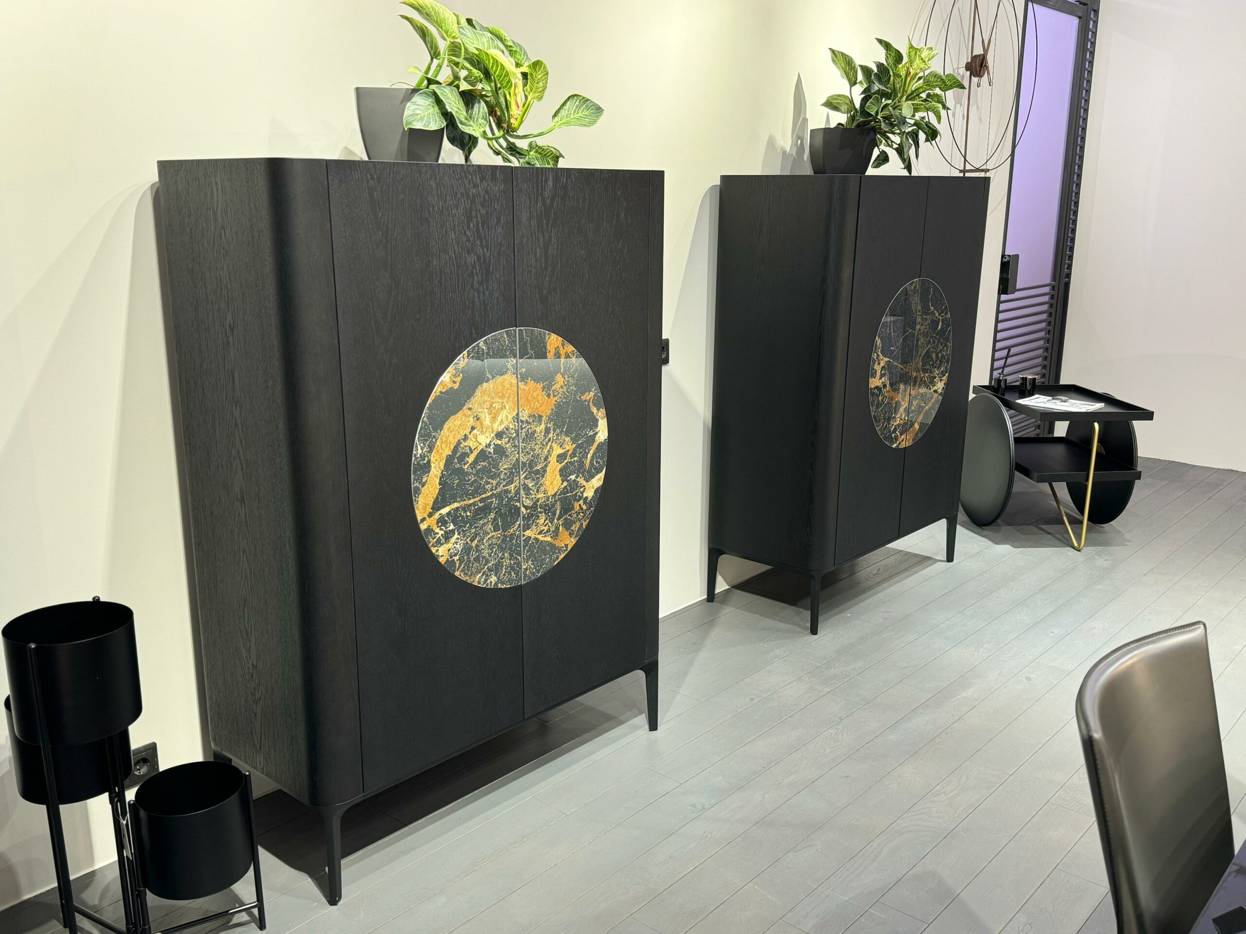 Итальянский Высокий комод-бар MADIA SLIM 2 LUNA от Sovet Italia