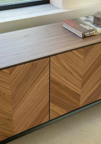 Итальянская Тумба TV Aira Wood. Tonin Casa. Дизайн Cristian Dal Bianco.
Коллекция 2023 года.