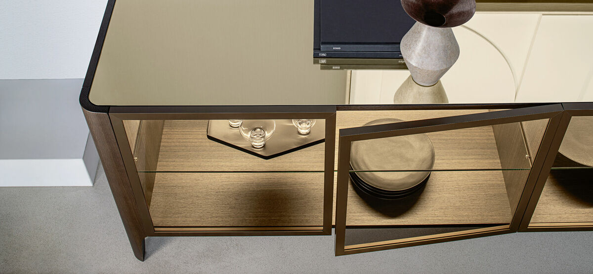 Тумба итальянская дизайнерская для гостиной Cross деревянная со стеклом в стиле ретро Riflessi
