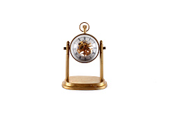 Часы на подставке "Джеймс Кук"