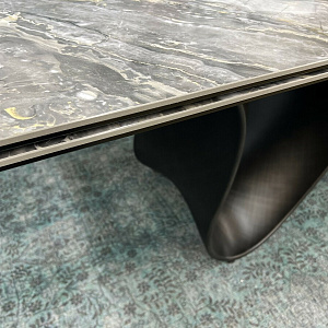 Итальянский  дизайнерский раскладной обеденный стол Wave 
Tonin Casa на креативном основании волной