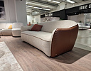  Диван ERIS pelle botero 2164 nutella, poema 400 sabbia , фото № 1