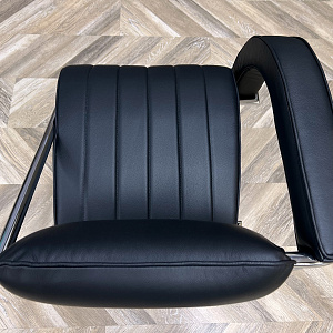 Кресло ART. 403 Кресло Non Conformist от Eileen Gray