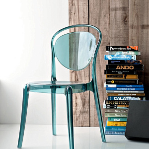 Итальянский Стул Parisienne. Calligaris. Из поликарбоната для кафе и улицы.