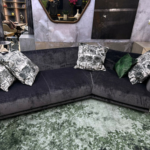 Модульный _ Диван Aplomb Calia Italia с анималистичными подушками