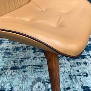 Итальянский Стул Sorrento 8043 Tonin Casa в натуральной коже  эргономичной формы