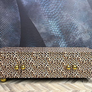 Тумба  итальянская авторская BOVARY Momenti Casa Италия с леопардовым принтом оригинального дизайна