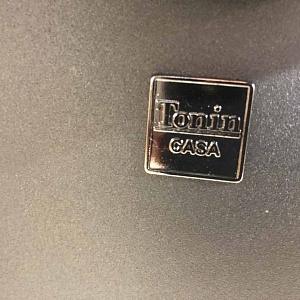 Итальянский стол Manhatttan 
  производства 100% Made in Italy.
Бренд Tonin Casa.