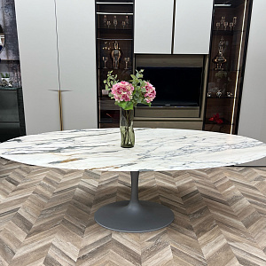 Стол Saarinen 2002 CTS Design с мраморной столешницей