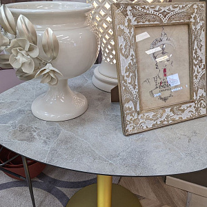 Итальянский стол обеденный  нераскладной  Tiffany компактный на одной ноге антивандальный