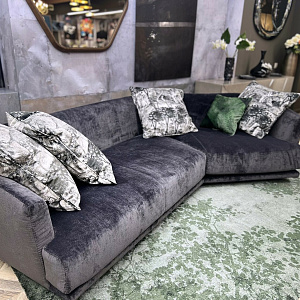 Модульный _ Диван Aplomb Calia Italia с анималистичными подушками