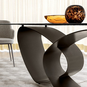 Стол фиксированный Breeze. Calligaris.
Дизайнерский стол со стеклянной столешницей.