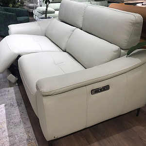 Диван кожаный с 1 реклайнером Columbus W204 NicolettiHome