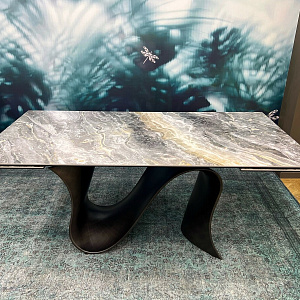 Итальянский  дизайнерский раскладной обеденный стол Wave 
Tonin Casa на креативном основании волной