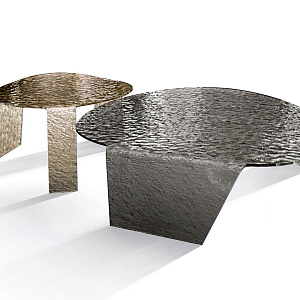 Итальянский журнальный стол из гнутого стекла Luce