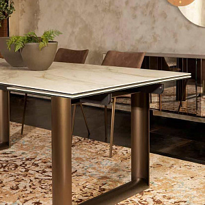 Итальянский стол Cube производства 100% Made in Italy.
Бренд Tonin Casa.