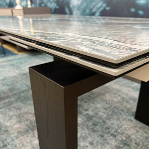 Итальянский стол производства 100% Made in Italy.
Бренд Tonin Casa.