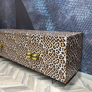 Тумба  итальянская авторская BOVARY Momenti Casa Италия с леопардовым принтом оригинального дизайна