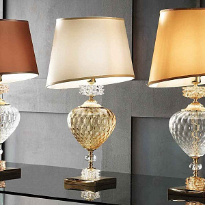 Итальянская Настольная лампа Anais Lux Illuminazione
из муранского стекла.