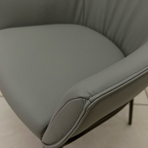 Стул итальянский  кожаный  Era  Бренд Eforma на металлическом основании