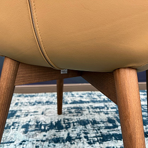 Итальянский Стул Sorrento 8043 Tonin Casa в натуральной коже  эргономичной формы