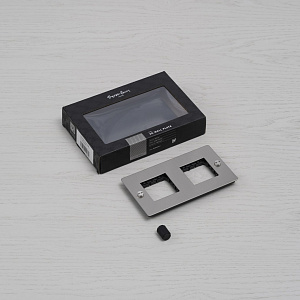 Рамка Buster and Punch Plates and Modules 2G white CPL-142014