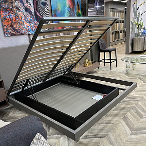 Кровать с контейнером SQUARE и пристенная композиция