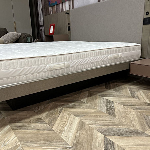 Кровать с контейнером SQUARE и пристенная композиция