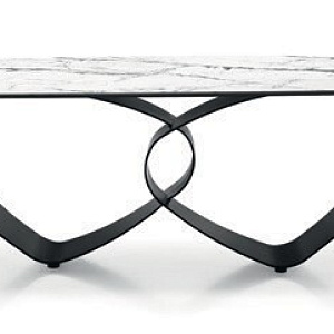 Стол фиксированный Breeze. Calligaris.
Дизайнерский стол со стеклянной столешницей.