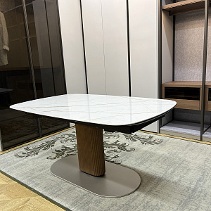 Стол итальянский Cameo Calligaris раскладной с керамической закругленной столешницей на одной ноге
