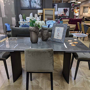 Итальянский стол Manhatttan 
  производства 100% Made in Italy.
Бренд Tonin Casa.