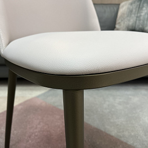 Стул итальянский  Max Metall Eforma Италия в натуральной коже на металлическом основании