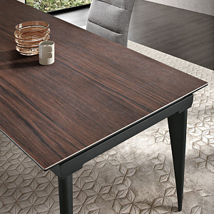 Итальянский раскладной компактный обеденный стол Ulisse
с керамической столешницей на 4 ногах