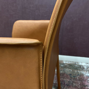 Стул итальянский с подлокотниками XL  Julia SRL в натуральной особо прочной коже cuoio