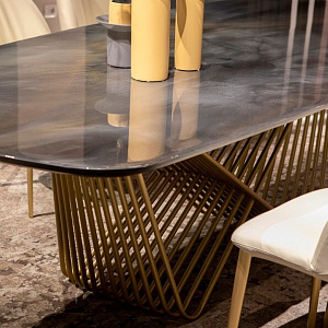 Итальянский стол Tenso производства 100% Made in Italy.
Бренд Tonin Casa.