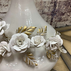 Ваза Decanter 7912 H 40 см Bianca с фарфоровыми цветами Capodimonte керамическая итальянская Mezzalu