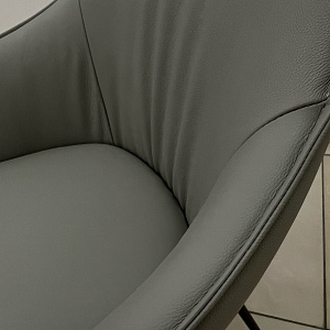 Стул итальянский  кожаный  Era  Бренд Eforma на металлическом основании