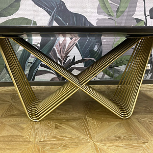 Итальянский стол Tenso производства 100% Made in Italy.
Бренд Tonin Casa.