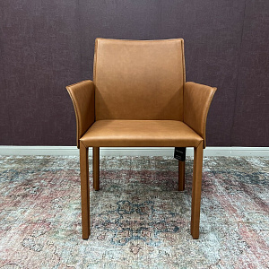 Стул итальянский с подлокотниками XL  Julia SRL в натуральной особо прочной коже cuoio