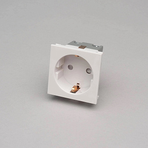 Модуль Buster and Punch Plates and Modules Schuko Socket Type F white CSM-141904