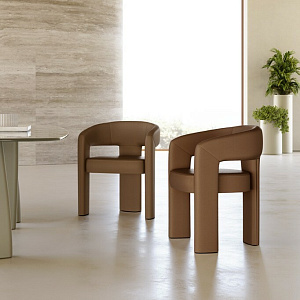 Кресло итальянское EGLE бренд Eforma на трех ногах полностью в ткани и коже