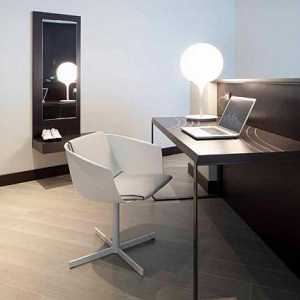 Настольная лампа Artemide Castore 1049010A