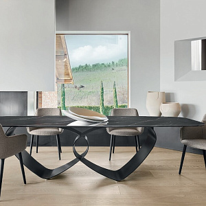 Стол фиксированный Breeze. Calligaris.
Дизайнерский стол со стеклянной столешницей.