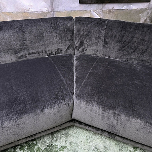 Модульный итальянский Диван Aplomb Calia Italia с анималистичными подушками