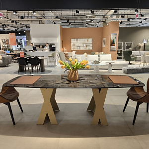 Стол итальянский фиксированный Francis  Zamagna керамическая столешница на золотом основании