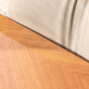 Итальянский стол Thunder производства 100% Made in Italy.
Бренд Tonin Casa.